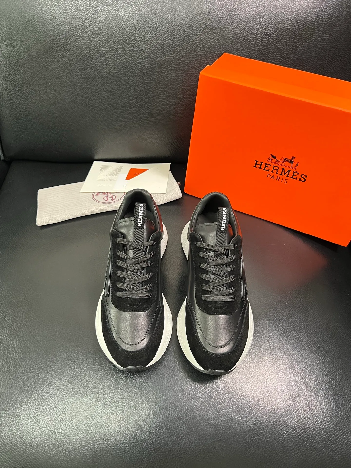 Men's men's shoes 💰840 Hermes top purchasing Hermes counter synchronization, original factory configuration, original cowhide fabric imported from Italy, high-quality splicing technology, fully imported water-dyed cowhide lining, soles: original factory special soles are super comfortable, original factory and single goods are high quality, welcome to compare and synchronize with counters, code number 39-44 (customized 38 45) 85863